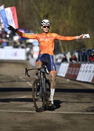 Dutch Tibor Del Grosso celebrates as he crosses the finish line to win the men U23 race, at the UCI Cyclocross World Championships, in Lievin, France, Saturday 01 February 2025. The world championships are taking place from 31 January until 02 February. JASPERxJACOBS  x111571877x
