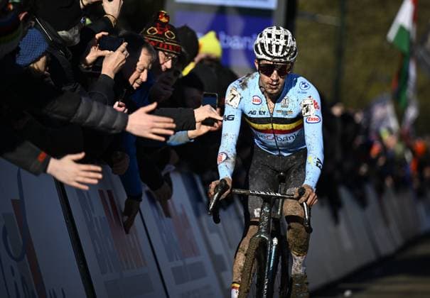 Belgian Jente Michels crosses the finish line as third at the men U23 race, at the UCI Cyclocross World Championships, in Lievin, France, Saturday 01 February 2025. The world championships are taking place from 31 January until 02 February. JASPERxJACOBS  x111571950x