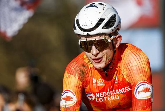 LIEVIN, FRANCE - Tibor Del Grosso (Netherlands) crosses the finish line first during the cyclocross World Cup in Lievin, France. ANP BAS CZERWINSKI xVIxANPxSportx xxANPxIVx 518847492 originalFilename: 518847492.jpg