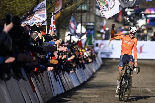 Dutch Tibor Del Grosso celebrates as he crosses the finish line to win the men U23 race, at the UCI Cyclocross World Championships, in Lievin, France, Saturday 01 February 2025. The world championships are taking place from 31 January until 02 February. JASPERxJACOBS  x111572020x
