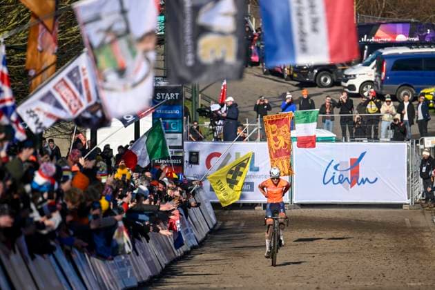 2025 UCI Cyclo-Cross WC - Men Under 23 LIEVIN, FRANCE - FEBRUARY 01 : Del Grosso Tibor (NED) celebrating his victory in action during the 2025 UCI Cyclo-Cross World Championships for Men Under 23 on February 01, 2025 in Lievin, France, 01 02 2025 Lievin France  Copyright: xNicoxVereeckenx