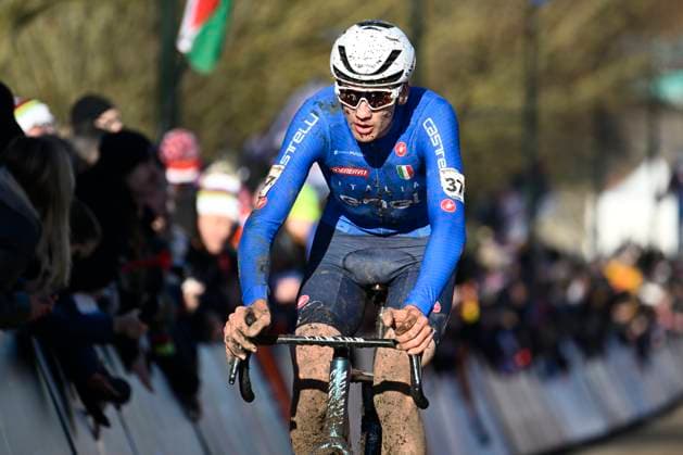 2025 UCI Cyclo-Cross WC - Men Under 23 LIEVIN, FRANCE - FEBRUARY 01 : Viezzi Stefano (ITA) at the finish line during the 2025 UCI Cyclo-Cross World Championships for Men Under 23 on February 01, 2025 in Lievin, France, 01 02 2025 Lievin France  Copyright: xNicoxVereeckenx