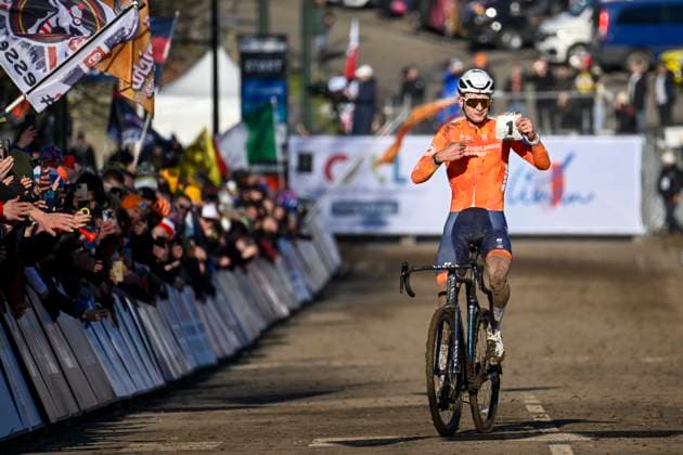 2025 UCI Cyclo-Cross WC - Men Under 23 LIEVIN, FRANCE - FEBRUARY 01 : Del Grosso Tibor (NED) celebrating his victory during the 2025 UCI Cyclo-Cross World Championships for Men Under 23 on February 01, 2025 in Lievin, France, 01 02 2025 Lievin France  Copyright: xNicoxVereeckenx