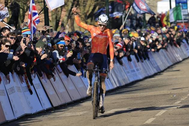 CICLISMO - Ciclocross - 2025 UCI Cyclo-Cross World Championships 2025 ciclo-cross world championships - Lievin, France - Tibor Del Grosso during the race during 2025 UCI Cyclo-Cross World Championships, Cyclocross race in Lievin, France, February 01 2025 Lievin France  Copyright: xIPAxSport ABACAx