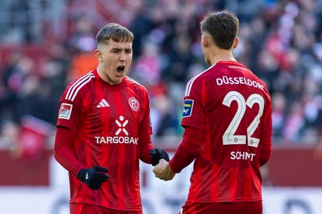 2. Fussball-Bundesliga: Fortuna Düsseldorf - SSV Ulm 1846 Fussball, 01.02.2024 Isak Bergmann Johannesson (Fortuna Düsseldorf, 8) und Danny Schmidt (Fortuna Düsseldorf, 22) jubeln nach Schlusspfiff. 2. Fussball-Bundesliga, Fortuna Düsseldorf - SSV Ulm 1846 Fussball, 20. Spieltag, am 01.02.2024, Merkur Spiel-Arena, Düsseldorf DFL regulations prohibit any use of photographs as image sequences and or quasi-video