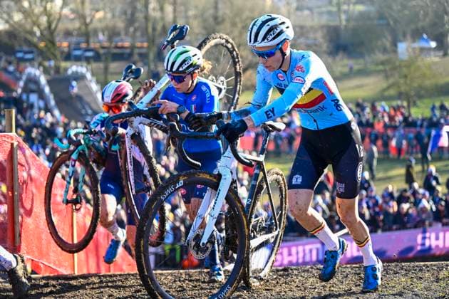 2025 UCI Cyclo-Cross WC - Women Elite LIEVIN, FRANCE - FEBRUARY 01 : Cant Sanne (BEL) in action during the 2025 UCI Cyclo-Cross World Championships for Women Elite on February 01, 2025 in Lievin, France, 01 02 2025 Lievin France  Copyright: xNicoxVereeckenx