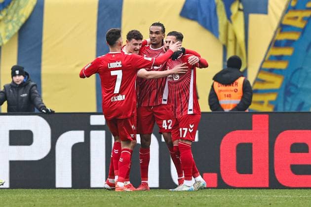 Torjubel - Torschütze Damion Downs (1. FC Köln,42) trifft zum 1-2 - 2. Fußball Bundesliga Saison 2024-2025 Eintracht Braunschweig vs. 1. FC Köln im Eintracht Stadion in Braunschweig - Aktion,Fußball,Mann,Männer,Deutschland,01.02.2025