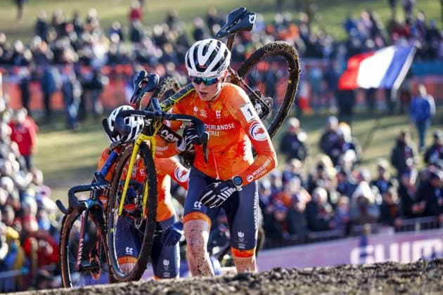 LIEVIN, FRANCE - Cyclist Fem van Empel (Netherlands) in action during the cyclocross World Cup in Lievin, France. ANP BAS CZERWINSKI xVIxANPxSportx xxANPxIVx 518855663 originalFilename: 518855663.jpg