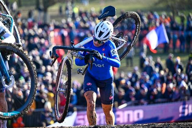 2025 UCI Cyclo-Cross WC - Women Elite LIEVIN, FRANCE - FEBRUARY 01 : in action during the 2025 UCI Cyclo-Cross World Championships for Women Elite on February 01, 2025 in Lievin, France, 01 02 2025 Lievin France  Copyright: xNicoxVereeckenx
