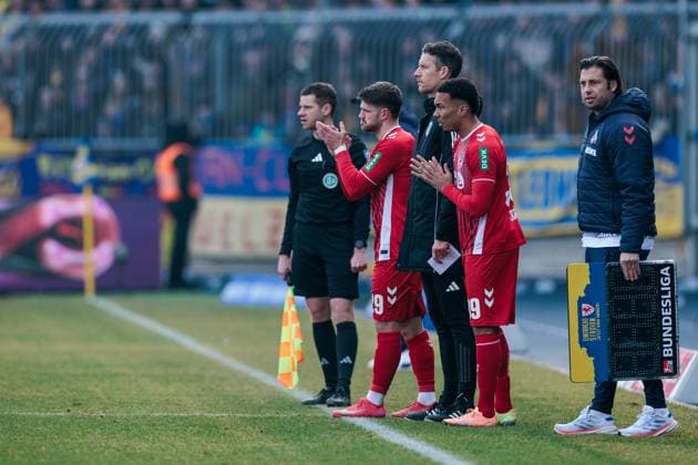 2. Fußball Bundesliga: Eintracht Braunschweig - 1. FC Köln; 01.02.2025 Oliver Schmitt (1. FC Köln, 39) Einwechslung, Profidebüt 2. Fußball Bundesliga, Eintracht Braunschweig - 1. FC Köln, Braunschweig, EINTRACHT-Stadion am 01.02.2025 DFL REGULATIONS PROHIBIT ANY USE OF PHOTOGRAPHS AS IMAGE SEQUENCES AND OR QUASI-VIDEO.