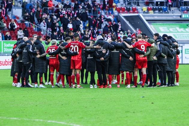 Fussball, 2.Bundesliga Saison 2024 2025 20.Spieltag Fortuna Düsseldorf - SSV Ulm 1846 01.02.2025, MERKUR SPIEL-ARENA Teamkreis Fortuna Düsseldorf Düsseldorf MERKUR SPIEL-ARENA Nordrhein-Westfahlen Deutschland
