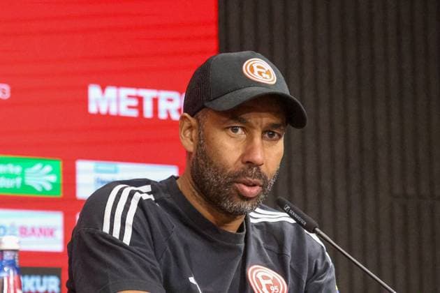 01.02.2025, xfanx, Fussball 2.Bundesliga, Fortuna Duesseldorf - SSV Ulm 1846 v.l. Cheftrainer Daniel Thioune (Fortuna Düsseldorf) bei der Pressekonferenz nach dem Spiel gegen SSV Ulm 1846 (DFL DFB REGULATIONS PROHIBIT ANY USE OF PHOTOGRAPHS as IMAGE SEQUENCES and or QUASI-VIDEO) Duesseldorf