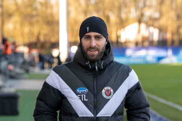 01.02.25, Fussball: 3. Liga, Saison 2024 2025, 22. Spieltag, Viktoria Köln 1904 e.V. - TSV 1860 München im Sportpark Höhenberg in Köln. Der 13 Tore Mann Serhat Semih Gueler (Viktoria Koeln, 30) startet heute auf der Bank. Wichtiger Hinweis: Gemaess den Vorgaben der DFL Deutsche Fussball Liga bzw. des DFB Deutscher Fussball-Bund ist es untersagt, in dem Stadion und oder vom Spiel angefertigte Fotoaufnahmen in Form von Sequenzbildern und oder videoaehnlichen Fotostrecken zu verwerten bzw. verwerten zu lassen. Foto: Kirchner-Media Thomas Haesler Copyright: xKirchner-Media ThomasxHaeslerx