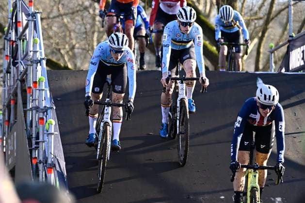 2025 UCI Cyclo-Cross WC - Men Under 23 LIEVIN, FRANCE - FEBRUARY 01 : Norbert Riberolle Marion (BEL) and Cant Sanne (BEL) in action during the 2025 UCI Cyclo-Cross World Championships for Men Under 23 on February 01, 2025 in Lievin, France, 01 02 2025 Lievin France  Copyright: xNicoxVereeckenx