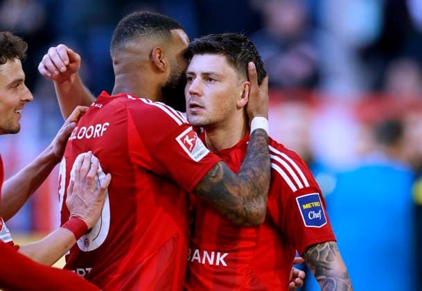 KOWNACKI Dawid Team Fortuna Duesseldorf jubelt nach seinem 11m Tor mit SIEBERT Jamil DFL 2. Bundesliga Saison 2024 - 2025 Spiel Fortuna Duesseldorf - SSV Ulm 3 : 2 am 01.02.2025 in Duesseldorf DFL REGULATIONS PROHIBIT ANY USE OF PHOTOGRAPHS as IMAGE SEQUENCES and or QUASI-VIDEO