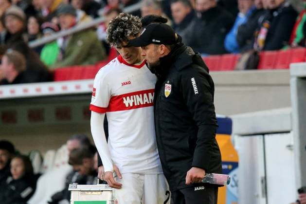 01.02.2025, xmohx, Fussball 1.Bundesliga, VfB Stuttgart - Borussia Mönchengladbach v.l. Auswechslung Ameen Al-Dakhil (VfB Stuttgart) Trainer Sebastian Hoeness Hoeneß (VfB Stuttgart) (DFL DFB REGULATIONS PROHIBIT ANY USE OF PHOTOGRAPHS as IMAGE SEQUENCES and or QUASI-VIDEO) Stuttgart