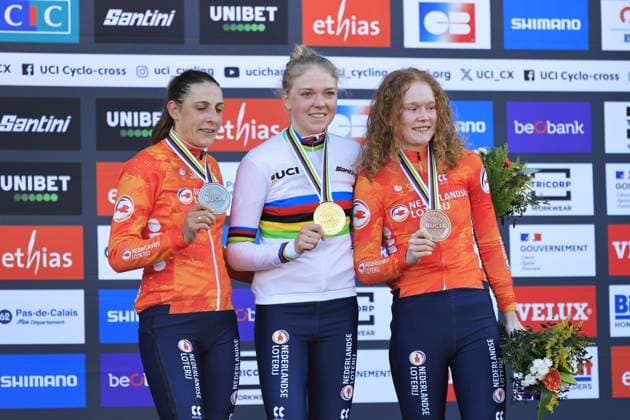 2025 ciclo-cross world championships - Lievin, France - Women s race - podium Van Empel Fem, Lucinda Brand, Pieterse Puck during 2025 UCI Cyclo-Cross World Championships, Cyclocross race in Lievin, France, February 01 2025  Copyright: xStefanoxCavasino IPAxSportx xipa-agency.netx xx IPA_53523703 IPA_Agency_IPA53523703