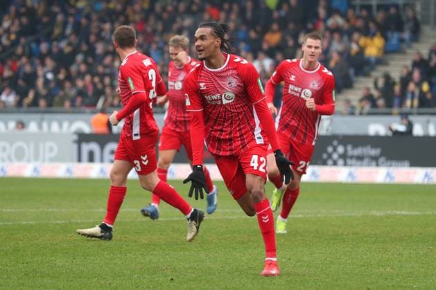 Braunschweig vs. Köln, 2. BL Braunschweig, 01.02.2025, FUßBALL - Eintracht Braunschweig vs. 1. FC Köln, 2. BL, Saison 2024 25. Damion Downs (1.FC Köln) jubelt nach seinem Tor zum 1:2 Braunschweig