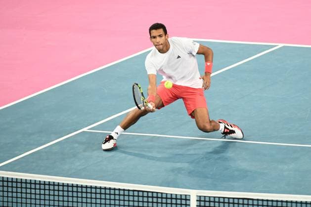 TENNIS : Open Sud de France ATP, Tennis Herren 250 - 01 02 2025 MONTPELLIER, FRANCE - 01 FEVRIER : 2 Felix AUGER-ALIASSIME (CAN) lors de la demi-finale du tournoi Open Sud de France ATP 250 contre Jesper DE JONG (NED) a Montpellier le 1er fÃ vrier 2025. France  Copyright: xValentinaxClaretx