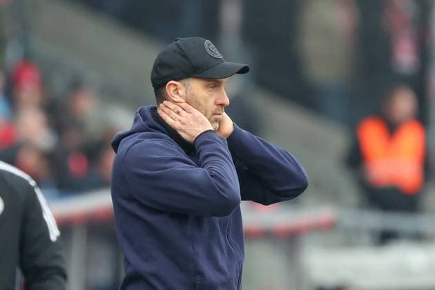 Braunschweig vs. Köln, 2. BL Braunschweig, 01.02.2025, FUßBALL - Eintracht Braunschweig vs. 1. FC Köln, 2. BL, Saison 2024 25. Cheftrainer Daniel Scherning (Eintracht Braunschweig) Braunschweig