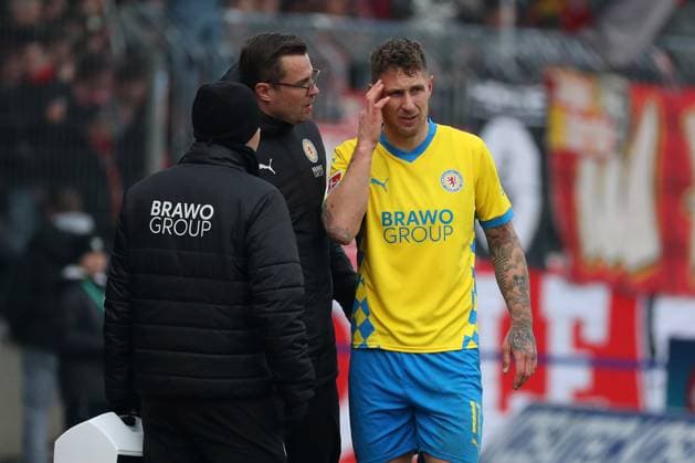 Braunschweig vs. Köln, 2. BL Braunschweig, 01.02.2025, FUßBALL - Eintracht Braunschweig vs. 1. FC Köln, 2. BL, Saison 2024 25. Sebastian Polter (Eintracht Braunschweig) Braunschweig