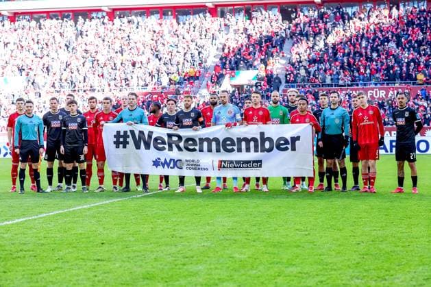01.02.2025, Fußball, Fortuna Düsseldorf - SSV Ulm 1846, 2.. Fußball Bundesliga, 20. Spieltag, Merkur Spiel-Arena, Saison 2024 2025: Erinnerungstag Banner We Remember Weremember vor dem Spiel DFB regulations prohibit any use of photographs as image sequences and or quasi-video. Nordrhein-Westfalen Deutschland
