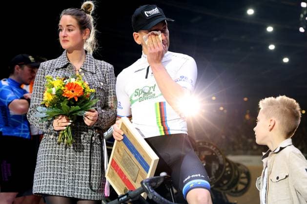 DEU, Sixdays-Weekend, 01.02.2025, Velodrom, Berlin, DEU, Sixdays-Weekend, im Bild Theo Reinhardt GER nimmt sein Abschied, Ehefrau Jane und Sohn Leo Foto: Juergen Engler nordphoto GmbH