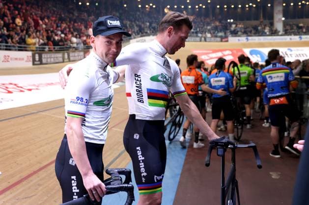 DEU, Sixdays-Weekend, 01.02.2025, Velodrom, Berlin, DEU, Sixdays-Weekend, im Bild Theo Reinhardt GER nimmt sein Abschied, Roger Kluge GER Foto: Juergen Engler nordphoto GmbH