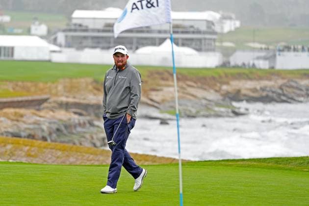 PEBBLE BEACH, CA - FEBRUARY 01: PGA, Golf Herren golfer Shane Lowry waits to putt on the 18th hole during the third round of the AT&T Pebble Beach Pro AM on February 1, 2025, at Pebble Beach Golf Links in Pebble Beach, California. (Photo by Brian Spurlock Icon Sportswire) GOLF: FEB 01 PGA AT&T Pebble Beach Pro-Am EDITORIAL USE ONLY Icon25020135