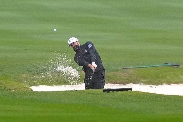 PEBBLE BEACH, CA - FEBRUARY 01: PGA, Golf Herren golfer Mark Hubbard plays a shot out of a sand trap on the 18th hole during the third round of the AT&T Pebble Beach Pro AM on February 1, 2025, at Pebble Beach Golf Links in Pebble Beach, California. (Photo by Brian Spurlock Icon Sportswire) GOLF: FEB 01 PGA AT&T Pebble Beach Pro-Am EDITORIAL USE ONLY Icon25020159