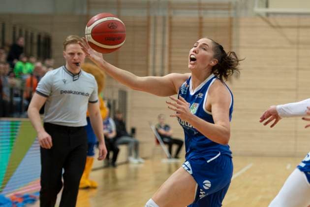 Halle, Deutschland 01. Februar 2025: Toyota DBBL - 2024 2025 -Syntainics MBC vs. Saarlouis Royals Im Bild: Taylah Simmons (Halle) SWH.arena Sachsen Anhalt Copyright: xFotostandx xxBallaschx