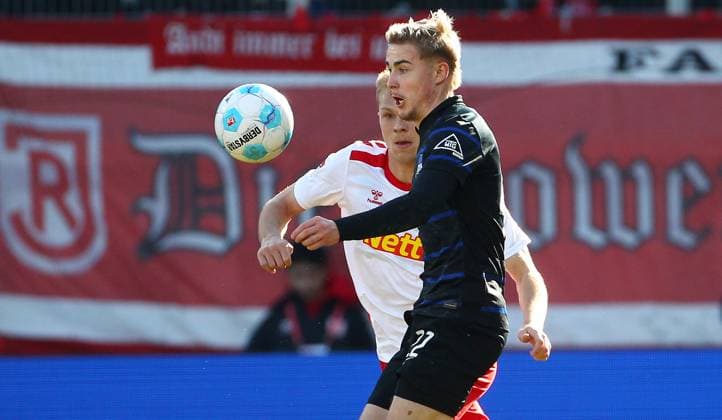 Marten Winkler , 2.Bundesliga , Jahn Regensburg-Hertha Berlin , Fußball , in den Jahnstadion , Regensburg , Bayern , Deutschland . Februar 01, 2025 . Photo by: Davide Elias Ipa Photo Pressefoto DENL Copyright: xDavidexEliasx
