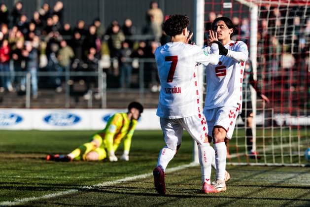 A-Junioren Bundesliga U19 Hauptrunde: 1. FC Köln U19 - FC Bayern München U19; 02.02.2025 Jubel zum 1:1 durch Justin Kai von der Hitz (1. FC Köln U19, 7) A-Junioren Bundesliga U19 DFB Nachwuchsliga - Hauptrunde Liga A Gruppe A 24 25: 1. FC Köln U19 - FC Bayern München U19, Köln, Franz-Kremer-Stadion DFB REGULATIONS PROHIBIT ANY USE OF PHOTOGRAPHS AS IMAGE SEQUENCES AND OR QUASI-VIDEO.