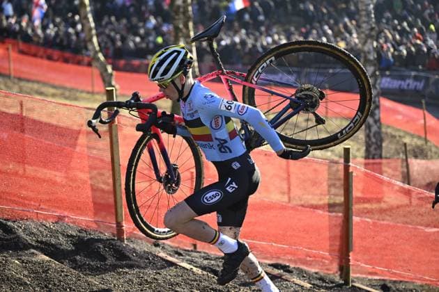 2025 UCI Cyclo-Cross WC - Men Junior LIEVIN, FRANCE - FEBRUARY 02 : Jacobs Lennes (BEL) in action during the 2025 UCI Cyclo-Cross World Championships for Men Junior on February 02, 2025 in Lievin, France, 02 02 2025 Lievin France  Copyright: xNicoxVereeckenx
