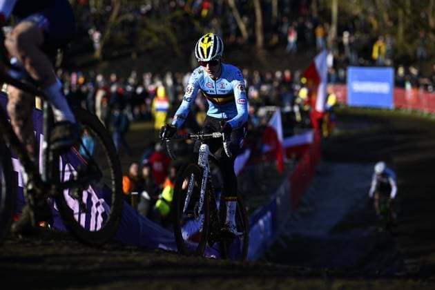 Belgian Ryan Laenen pictured in action during the junior men competition of the UCI cyclocross World Championship, WM, Weltmeisterschaft in Lievin, France, Sunday 02 February 2025. The world championships are taking place from 31 January until 02 February. JASPERxJACOBS  x111631601x