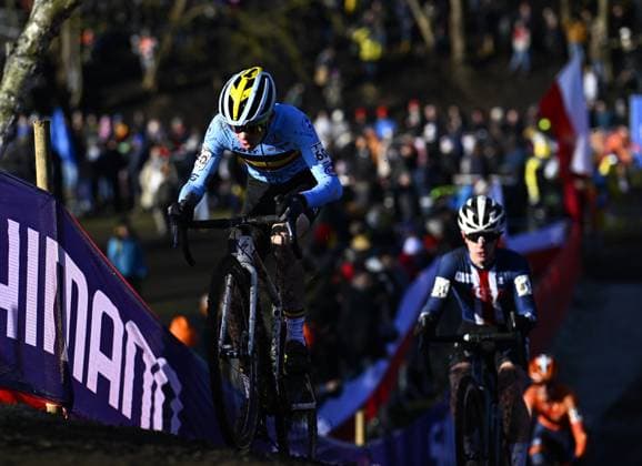Belgian Lennes Jacobs pictured in action during the junior men competition of the UCI cyclocross World Championship, WM, Weltmeisterschaft in Lievin, France, Sunday 02 February 2025. The world championships are taking place from 31 January until 02 February. JASPERxJACOBS  x111631756x
