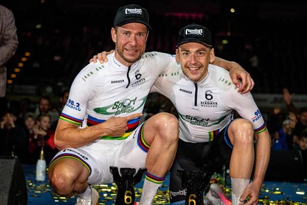 KLUGE Roger, REINHARDT Theo: Six Day Berlin 2025 Team 1 - KLUGE Roger ( GER ) - Red - REINHARDT Theo ( GER ) - Black Winner - First Place - Award Ceremony - Medal Ceremony - Podium - Querformat - quer - horizontal - Landscape - Event Veranstaltung: Six Day Berlin 2025 - Category Kategorie: Cycling - Track cycling, Rad, Radsport, Bahnrad, Bahn Sixdays - Elite Men - Location Ort: Europe Germany - Berlin - Velodrom Berlin - Discipline: Madison - Distance: ... m - Date Datum: 01.02.2025 Saturday Day 2 -