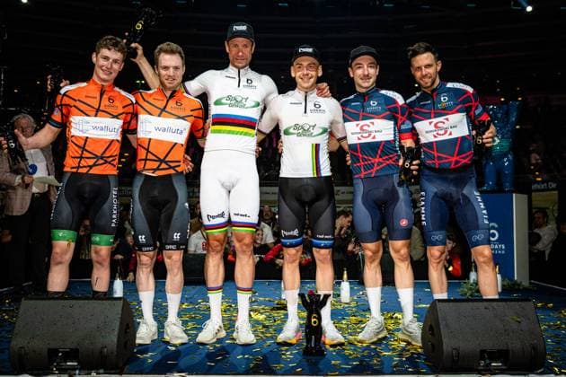 Sport Bilder des Tages HEIJNEN Philip, HAVIK Yoeri, KLUGE Roger, REINHARDT Theo, VIVIANI Elia, SCARTEZZINI Michele: Six Day Berlin 2025 Team 2 - HEIJNEN Philip ( NED ) - Black - HAVIK Yoeri ( NED ) - Red Second Place - Team 1 - KLUGE Roger ( GER ) - Red - REINHARDT Theo ( GER ) - Black Winner - First Place - Team 12 - VIVIANI Elia ( ITA ) - Black - SCARTEZZINI Michele ( ITA ) - Red Third Place - Award Ceremony - Medal Ceremony - Podium - Querformat - quer - horizontal - Landscape - Event Veranstaltung: Six Day Berlin 2025 - Category Kategorie: Cycling - Track cycling, Rad, Radsport, Bahnrad, Bahn Sixdays - Elite Men - Location Ort: Europe Germany - Berlin - Velodrom Berlin - Discipline: Madison - Distance: ... m - Date Datum: 01.02.2025 Saturday Day 2 -