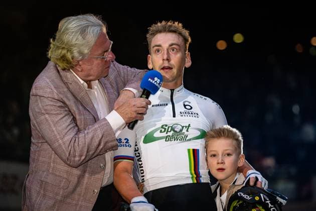 REINHARDT Theo: Six Day Berlin 2025 Team 1 - KLUGE Roger ( GER ) - Red - REINHARDT Theo ( GER ) - Black Querformat - quer - horizontal - Landscape - Event Veranstaltung: Six Day Berlin 2025 - Category Kategorie: Cycling - Track cycling, Rad, Radsport, Bahnrad, Bahn Sixdays - Elite Men - Location Ort: Europe Germany - Berlin - Velodrom Berlin - Discipline: Madison - Distance: ... m - Date Datum: 01.02.2025 Saturday Day 2 -
