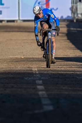 2025 UCI Cyclo-Cross WC - Men Junior LIEVIN, FRANCE - FEBRUARY 02 : Agostinacchio Mattia (ITA) at the finish line during the 2025 UCI Cyclo-Cross World Championships for Men Junior on February 02, 2025 in Lievin, France, 02 02 2025 Lievin France  Copyright: xNicoxVereeckenx