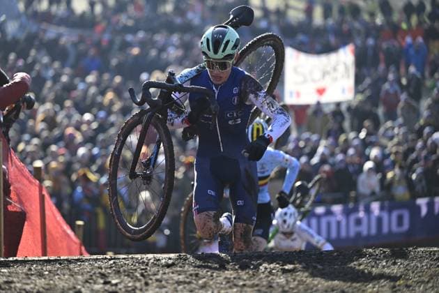 2025 UCI Cyclo-Cross WC - Men Junior LIEVIN, FRANCE - FEBRUARY 02 : Bruyere Joumard Soren (FRA) in action during the 2025 UCI Cyclo-Cross World Championships for Men Junior on February 02, 2025 in Lievin, France, 02 02 2025 Lievin France  Copyright: xNicoxVereeckenx