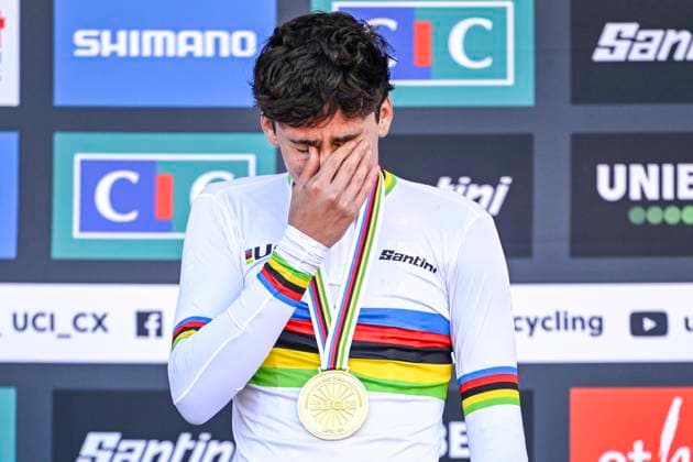 2025 UCI Cyclo-Cross WC - Men Junior LIEVIN, FRANCE - FEBRUARY 02 : Agostinacchio Mattia (ITA) on the podium during the 2025 UCI Cyclo-Cross World Championships for Men Junior on February 02, 2025 in Lievin, France, 02 02 2025 Lievin France  Copyright: xNicoxVereeckenx