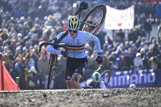 2025 UCI Cyclo-Cross WC - Men Junior LIEVIN, FRANCE - FEBRUARY 02 : Vanden Eynde Mats (BEL) in action during the 2025 UCI Cyclo-Cross World Championships for Men Junior on February 02, 2025 in Lievin, France, 02 02 2025 Lievin France  Copyright: xNicoxVereeckenx