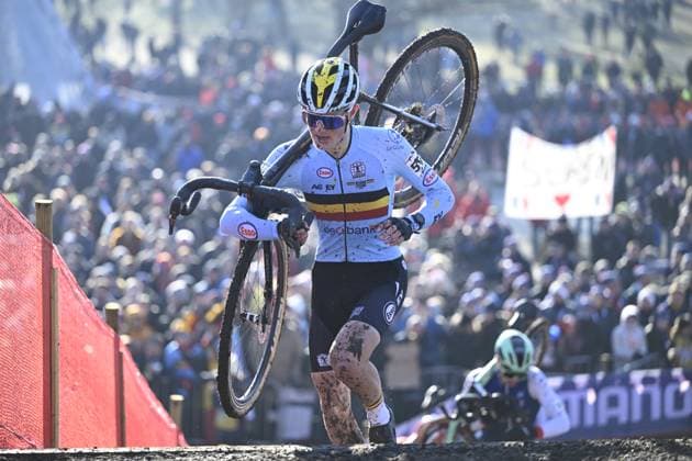 2025 UCI Cyclo-Cross WC - Men Junior LIEVIN, FRANCE - FEBRUARY 02 : Vanden Eynde Mats (BEL) in action during the 2025 UCI Cyclo-Cross World Championships for Men Junior on February 02, 2025 in Lievin, France, 02 02 2025 Lievin France  Copyright: xNicoxVereeckenx