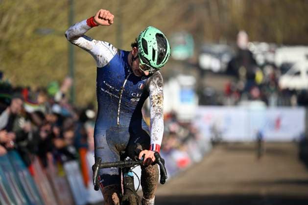 2025 UCI Cyclo-Cross WC - Men Junior LIEVIN, FRANCE - FEBRUARY 02 : Bruyere Joumard Soren (FRA) at the finish line during the 2025 UCI Cyclo-Cross World Championships for Men Junior on February 02, 2025 in Lievin, France, 02 02 2025 Lievin France  Copyright: xNicoxVereeckenx
