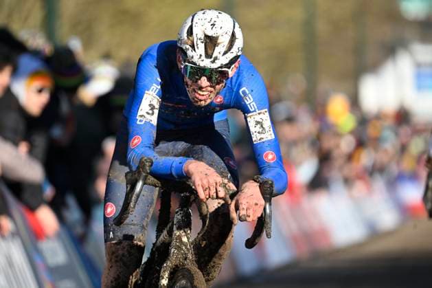 2025 UCI Cyclo-Cross WC - Men Junior LIEVIN, FRANCE - FEBRUARY 02 : Grigolini Filippo (ITA) at the finish line during the 2025 UCI Cyclo-Cross World Championships for Men Junior on February 02, 2025 in Lievin, France, 02 02 2025 Lievin France  Copyright: xNicoxVereeckenx