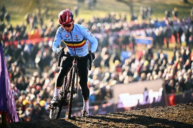 Belgian Eli Iserbyt pictured during the warming-up at the UCI cyclocross World Championship, WM, Weltmeisterschaft in Lievin, France, Sunday 02 February 2025. The world championships are taking place from 31 January until 02 February. JASPERxJACOBS  x111634604x