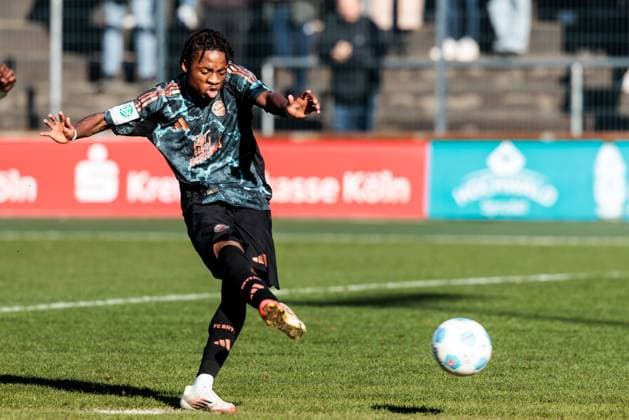 A-Junioren Bundesliga U19 Hauptrunde: 1. FC Köln U19 - FC Bayern München U19; 02.02.2025 Wisdom Mike (FC Bayern München U19, 14) schießt den Elfmeter zum 1:4 A-Junioren Bundesliga U19 DFB Nachwuchsliga - Hauptrunde Liga A Gruppe A 24 25: 1. FC Köln U19 - FC Bayern München U19, Köln, Franz-Kremer-Stadion DFB REGULATIONS PROHIBIT ANY USE OF PHOTOGRAPHS AS IMAGE SEQUENCES AND OR QUASI-VIDEO.