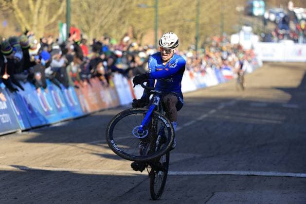 CICLISMO - Ciclocross - 2025 UCI Cyclo-Cross World Championships World Championship, WM, Weltmeisterschaft Cyclo-Cross 2025 - Lievin, France - Junior Men - Mattia Agostinaccio during the competion during 2025 UCI Cyclo-Cross World Championships, Cyclocross race in Lievin, France, February 02 2025 Lievin France  Copyright: xIPAxSport ABACAx