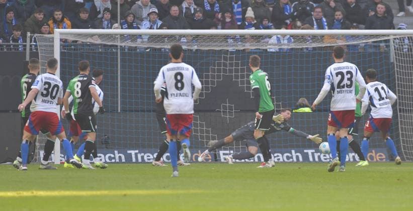 02.02.2025, xblx, Fussball 2.Bundesliga, Hamburger SV - Hannover 96 v.l. Silvan Hefti (Hamburger SV), Goal scored, Tor zum 1:0 (DFL DFB REGULATIONS PROHIBIT ANY USE OF PHOTOGRAPHS as IMAGE SEQUENCES and or QUASI-VIDEO) Hamburg